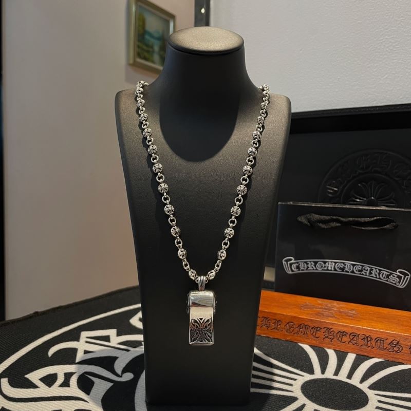 Ch*0me He**ts necklaces